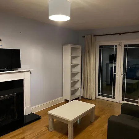 בית נופש Large 3 Bedroom Family *