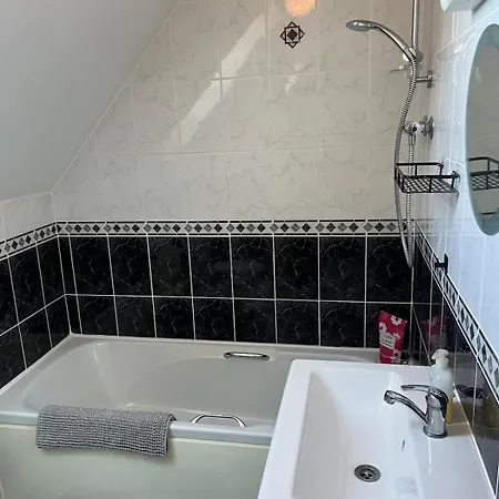 Large 3 Bedroom Family בית נופש Maganey